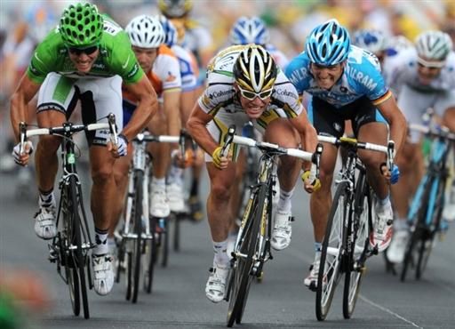 Mark Cavendish (Columbia-HTC) outsprinted Thor Hushovd (Cervelo TestTeam) and Gerald Ciolek (Team Milram) to win stage 19.