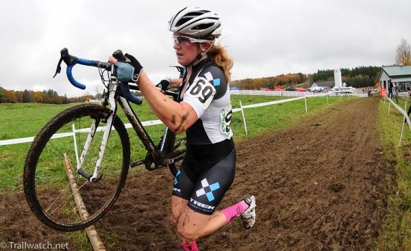 Ellen Noble (Trek Cyclocross Collective) racing in fourth place.