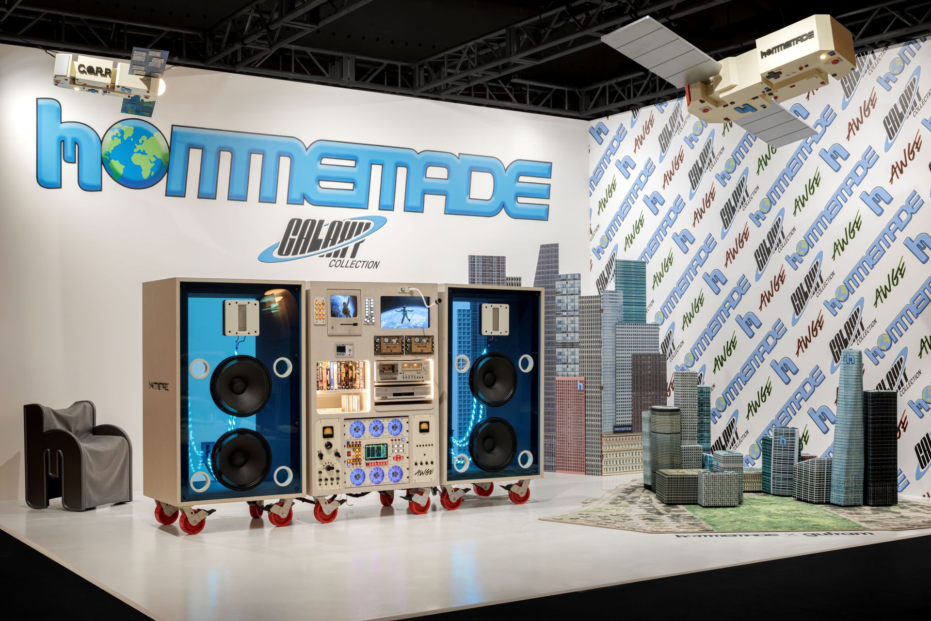 Hommemade display stand at Design Miami 2024 with giant console