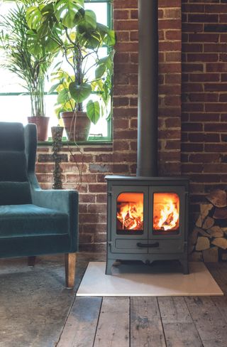 woodburning stove with traditional shape from charnwood