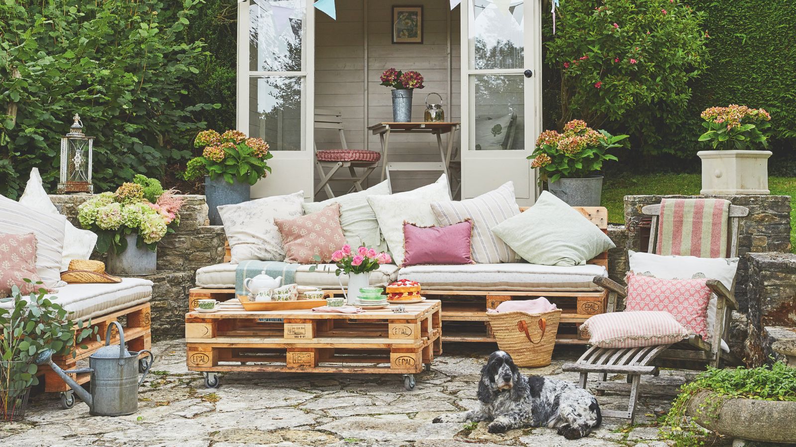 10 family garden ideas for a multi-functional outdoor living area ...