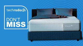 A Casper Wave Hybrid Snow mattress against a blue background with a badge saying "DON'T MISS"