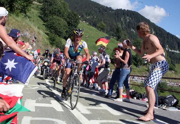 Lance Armstrong (Astana) leads Cadel Evans (Silence-Lotto) on the final climb.