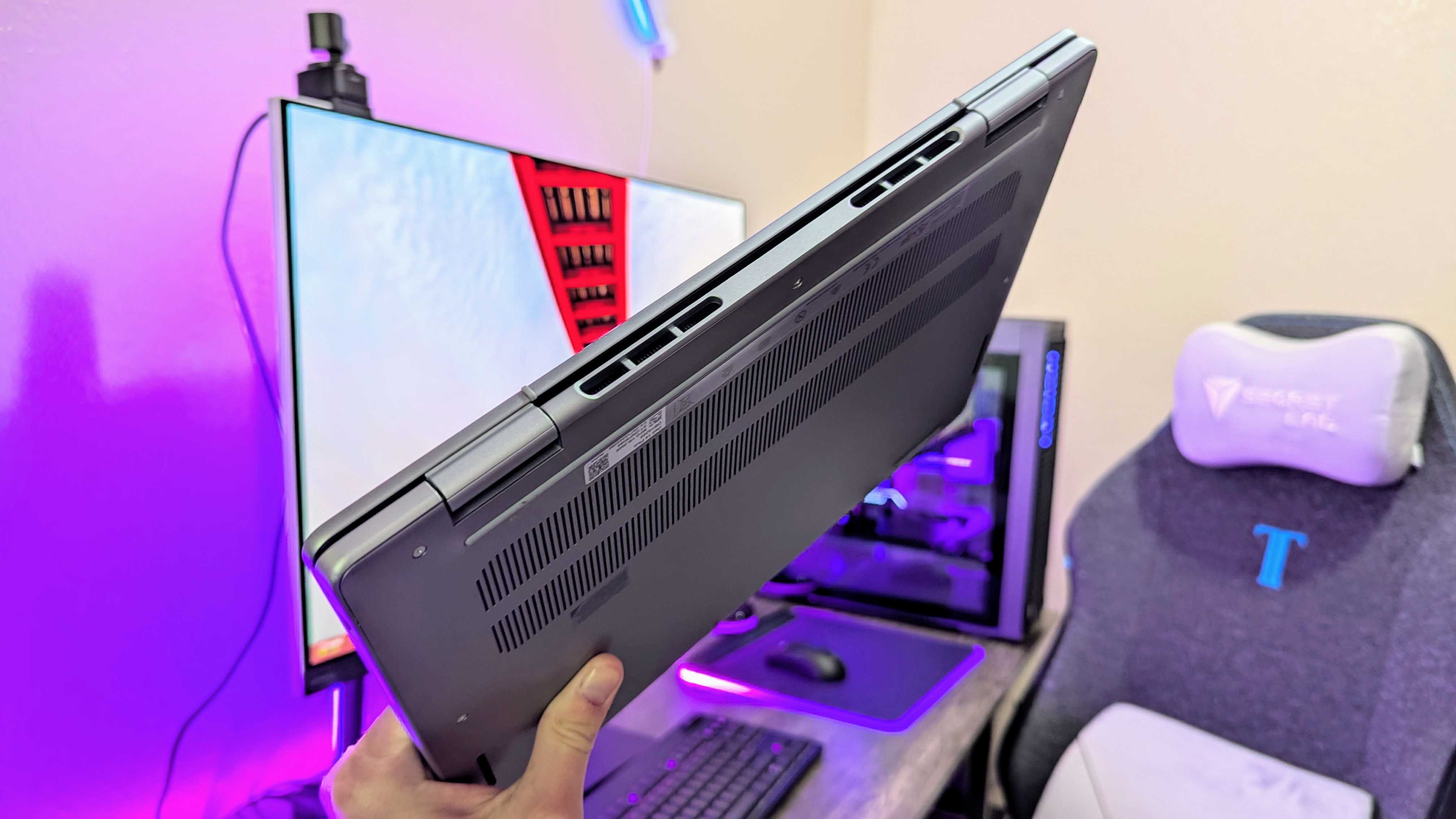 Image of the Dell 14 Plus (DB14255).