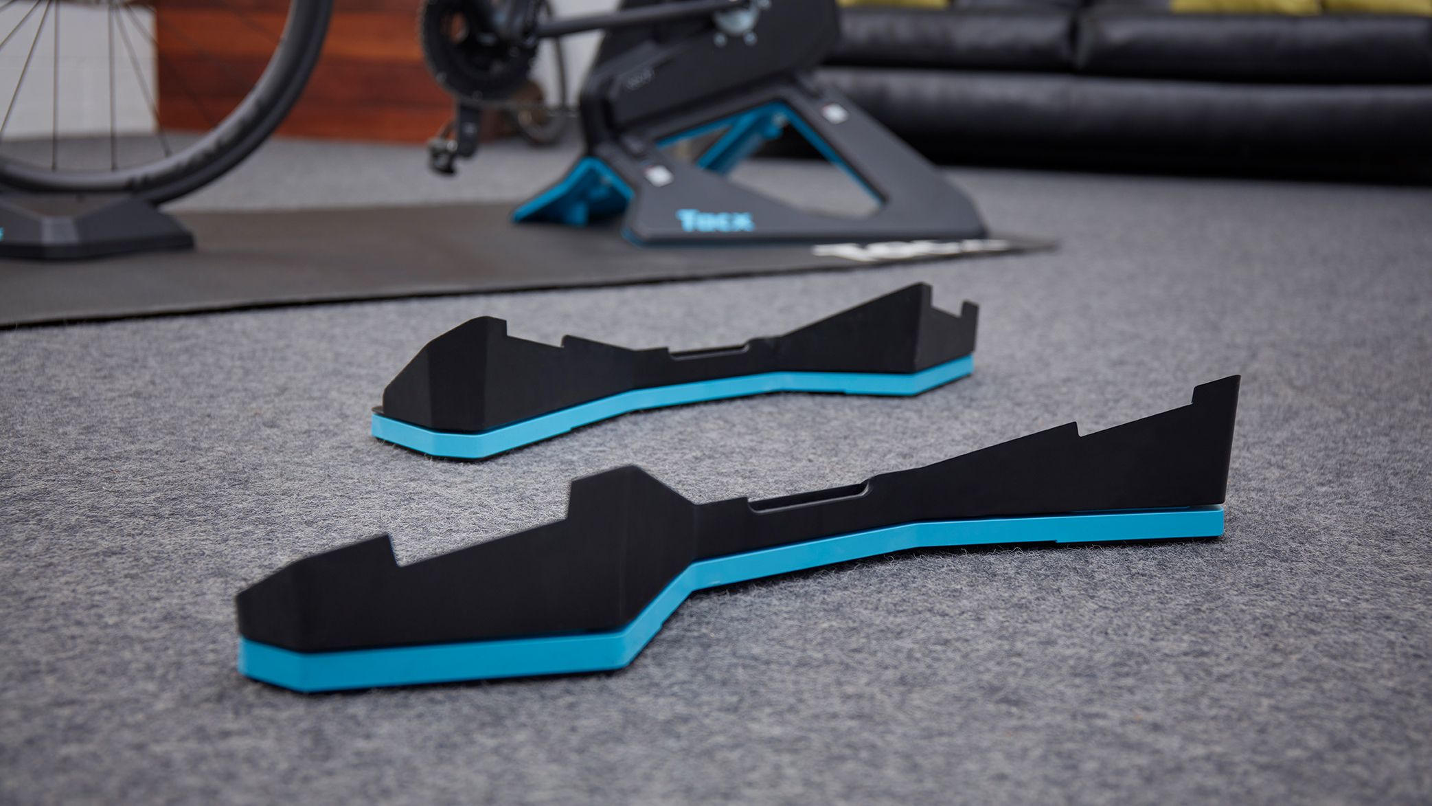 アクセサリー Tacx Neo 2T リアルな実走感を追求！ 前後の動きを追加できるアクセサリー「Tacx