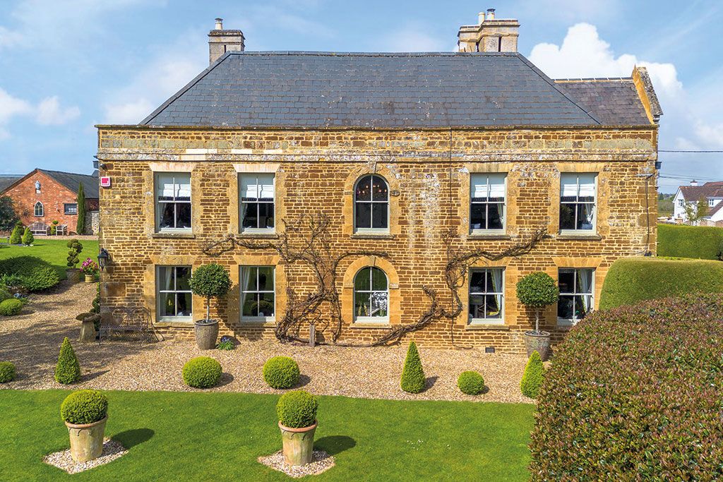 Properties for sale with summer houses: The Manor House, Great Harrowden, Northamptonshire