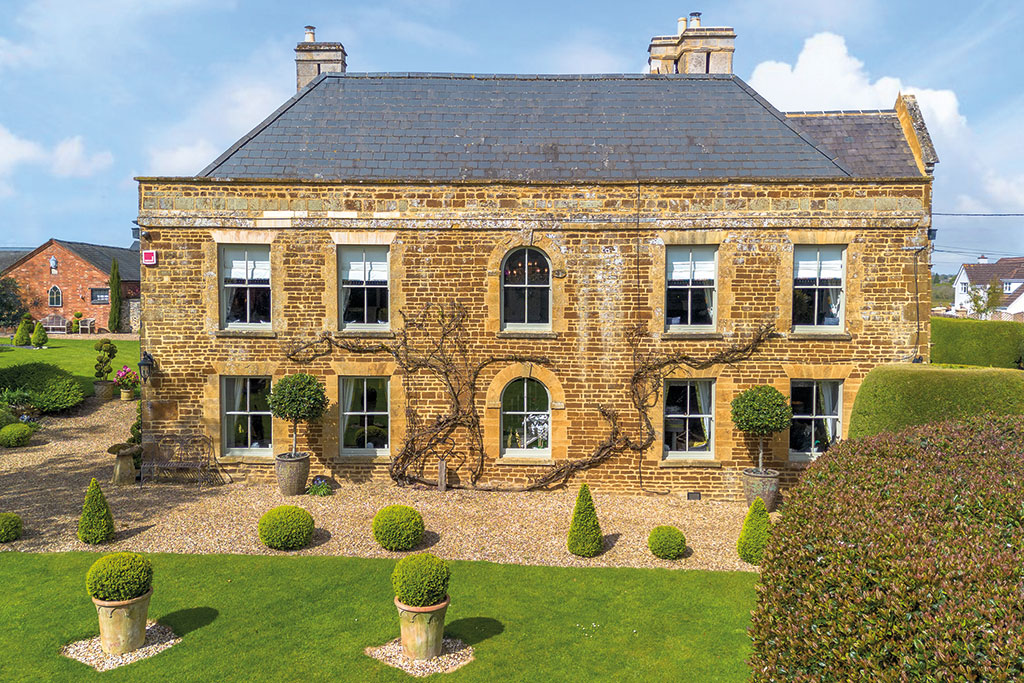 Properties for sale with summer houses: The Manor House, Great Harrowden, Northamptonshire