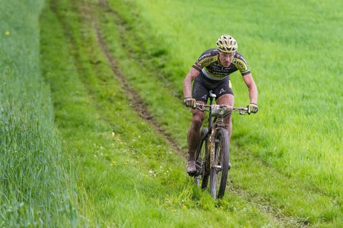 Alban Lakata on a downhill