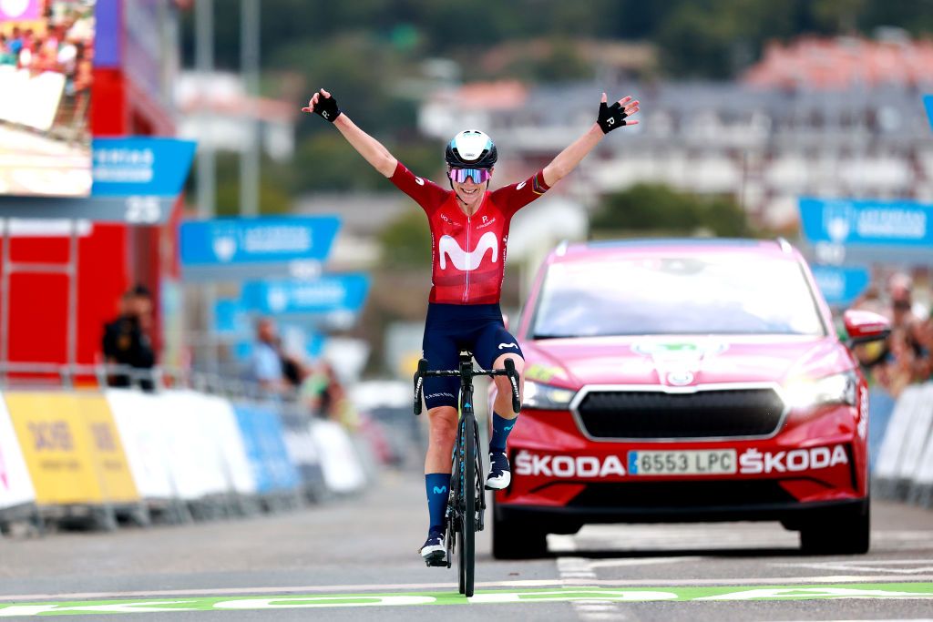 COLINDRES SPAIN SEPTEMBER 08 Annemiek Van Vleuten of Netherlands and Movistar Team Women pinduring the 8th Ceratizit Challenge By La Vuelta 2022 Stage 2 a 1059km stage from Colindres to Colindres CERATIZITChallenge22 UCIWWT on on September 08 2022 in Colindres Spain Photo by Gonzalo Arroyo MorenoGetty Images