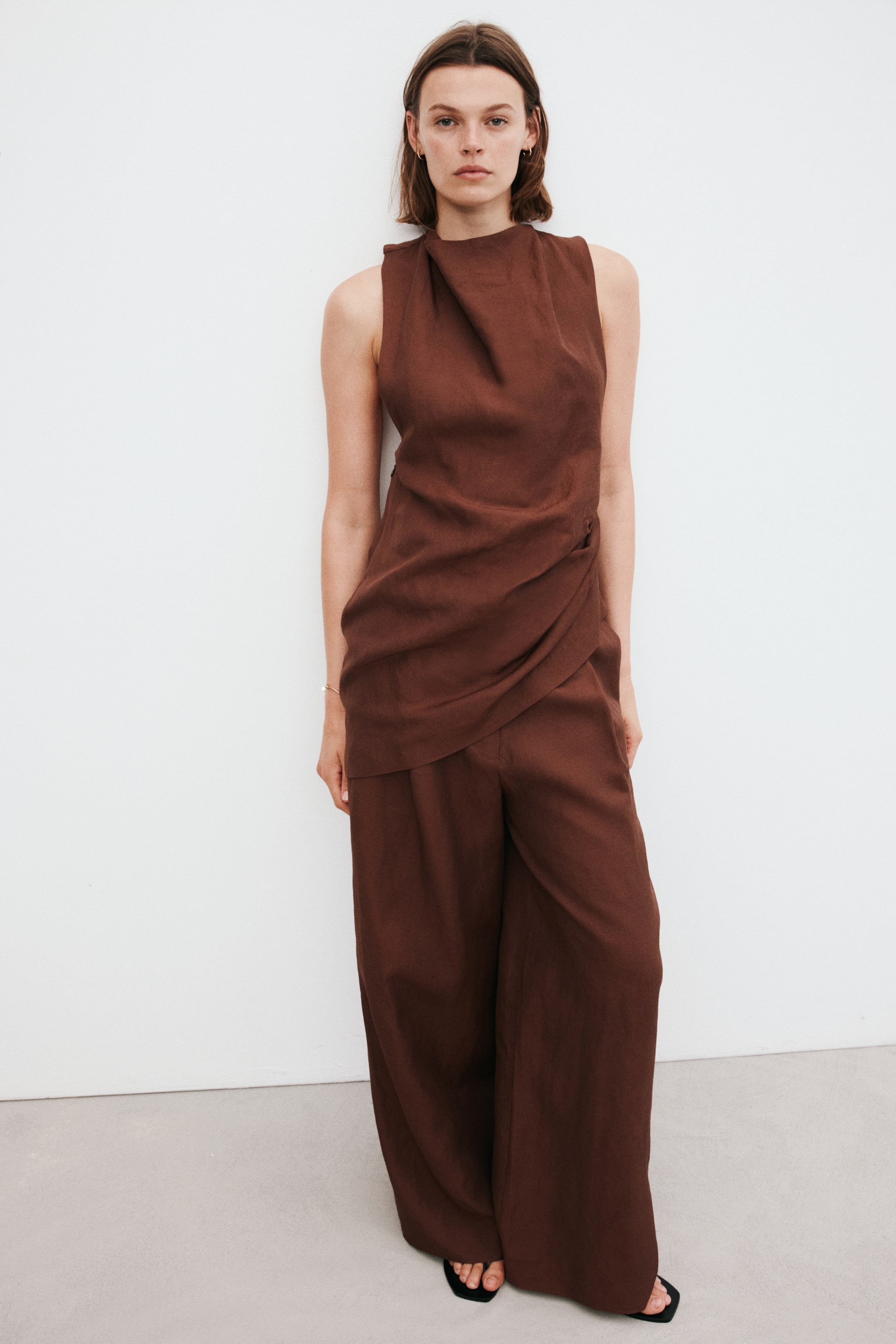Wide Linen-Blend Trousers