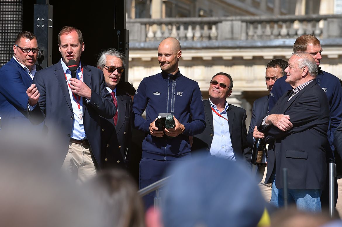 Tom Boonen honored at the Paris-Roubaix team presentation