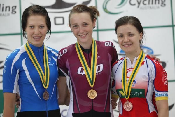 The podium for the under 19 women's keirin: Imogen Jelbart (silver), Taylah Jennings (gold) and Rikki Belder (bronze).