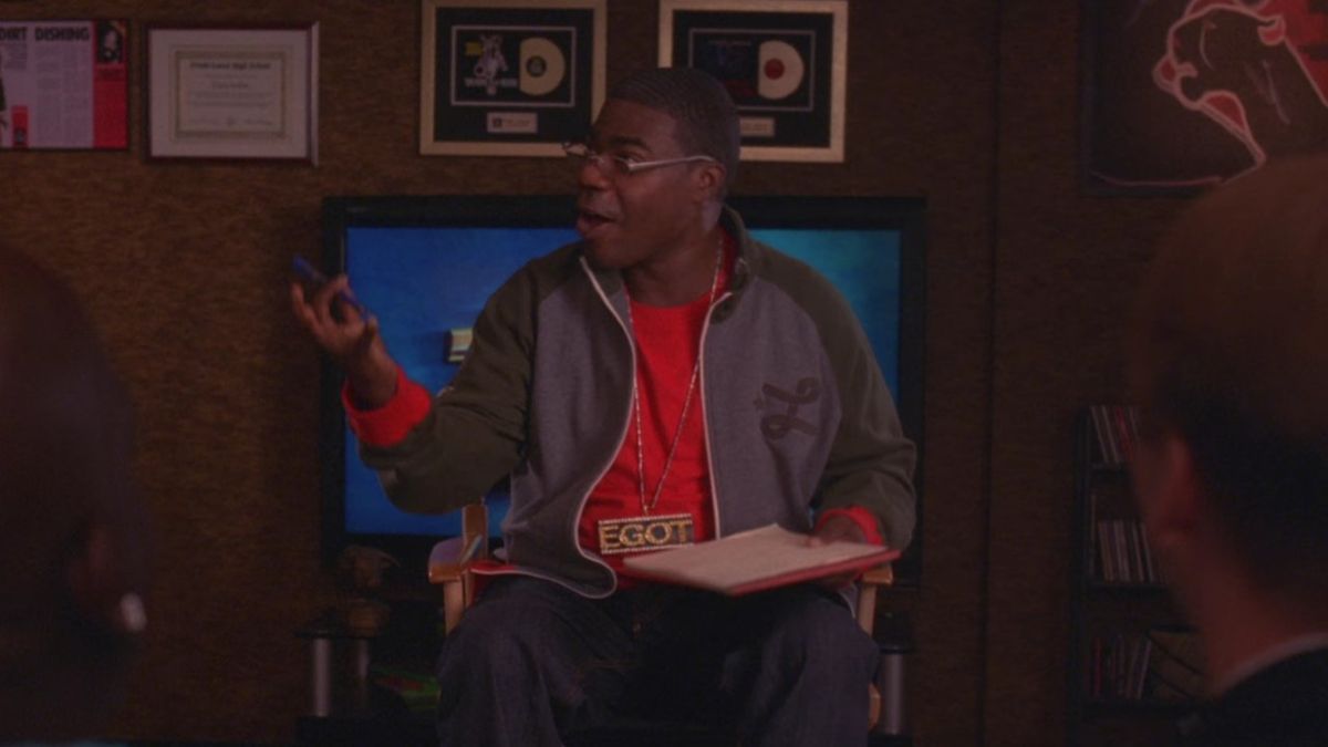 Tracy Morgan wearing an EGOT chain in 30 Rock