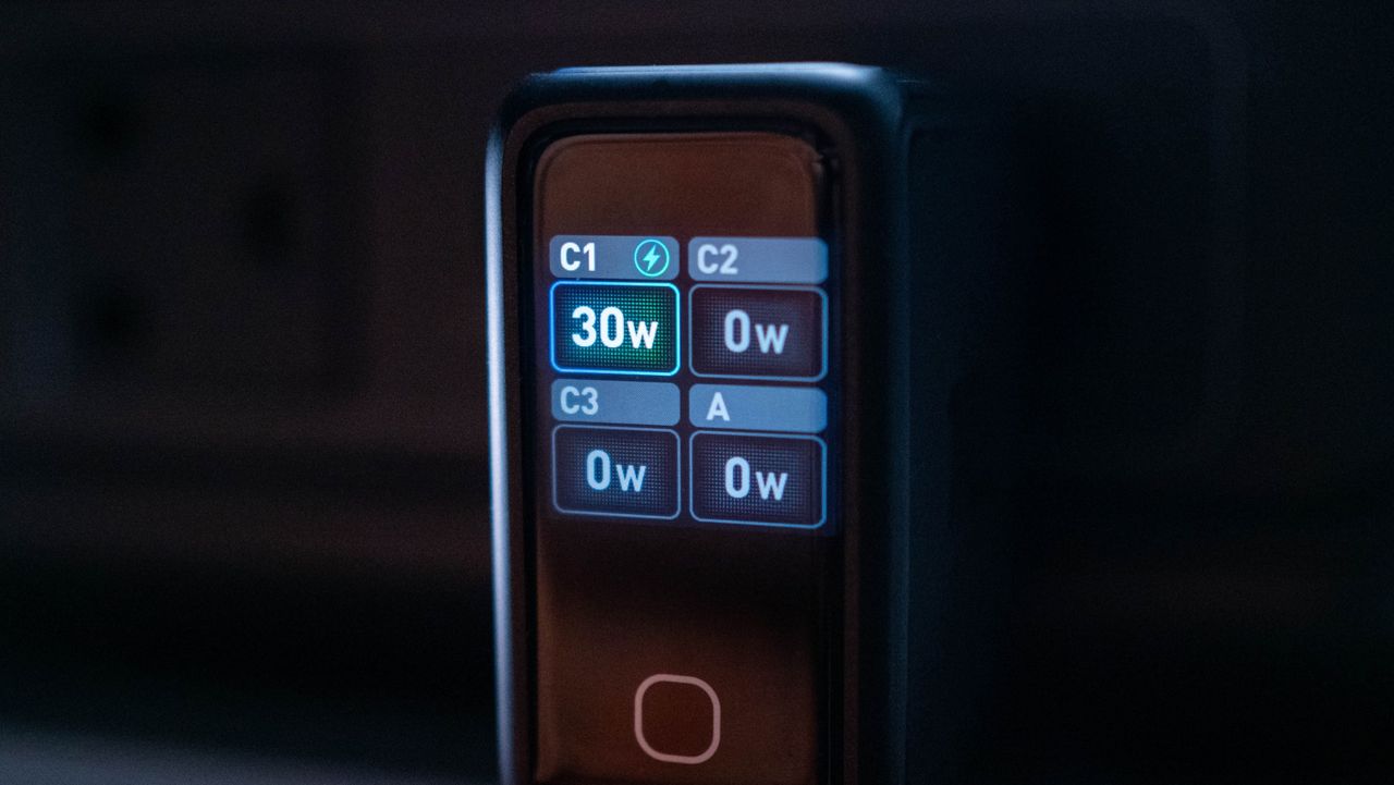 BMX GaNsta 140W GaN charger testing