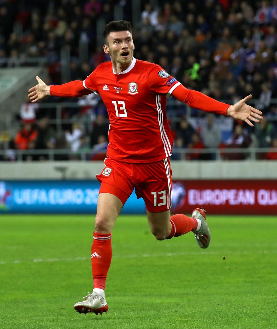 Kieffer Moore Scores As Wales Keep Euro 2020 Hopes Alive | FourFourTwo