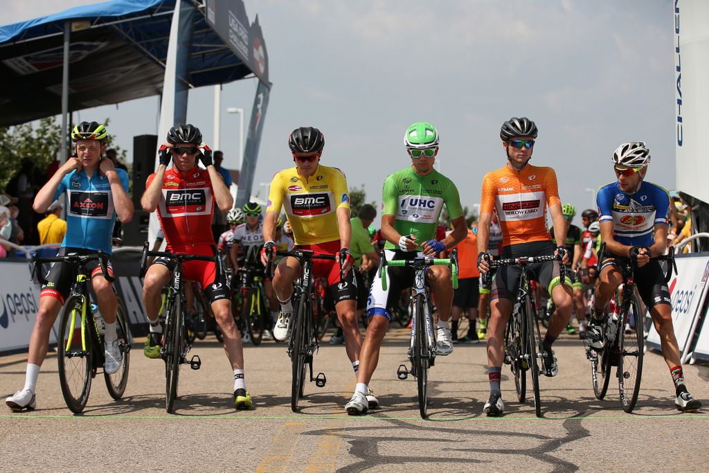 The jersey wearers on the start line