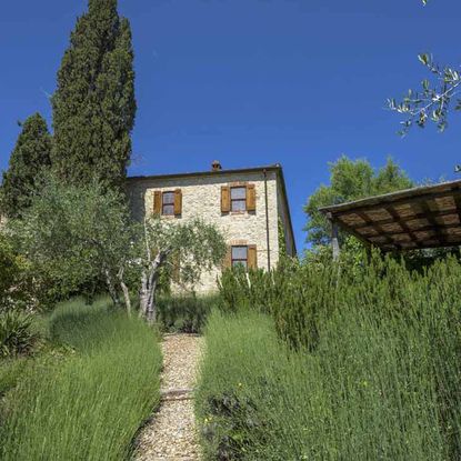 Travel Tuscany villa