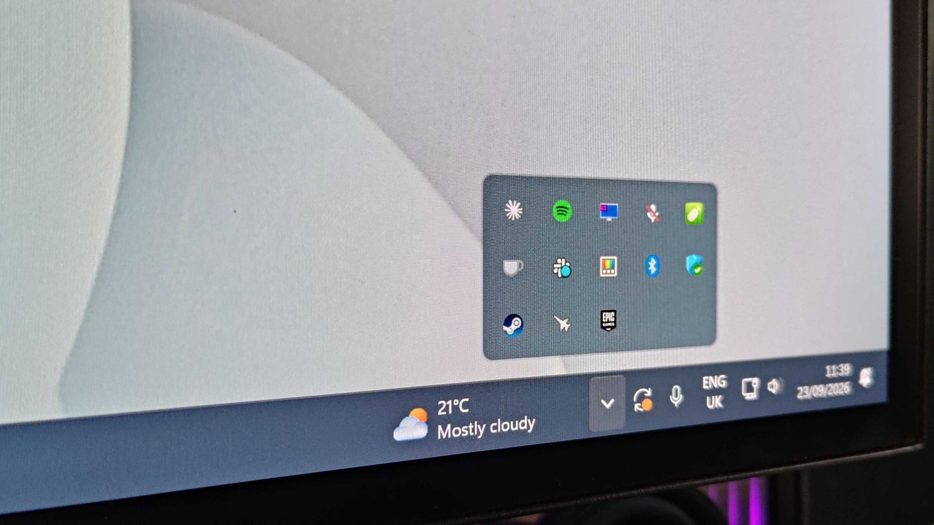 Apps open in the background on Windows 11