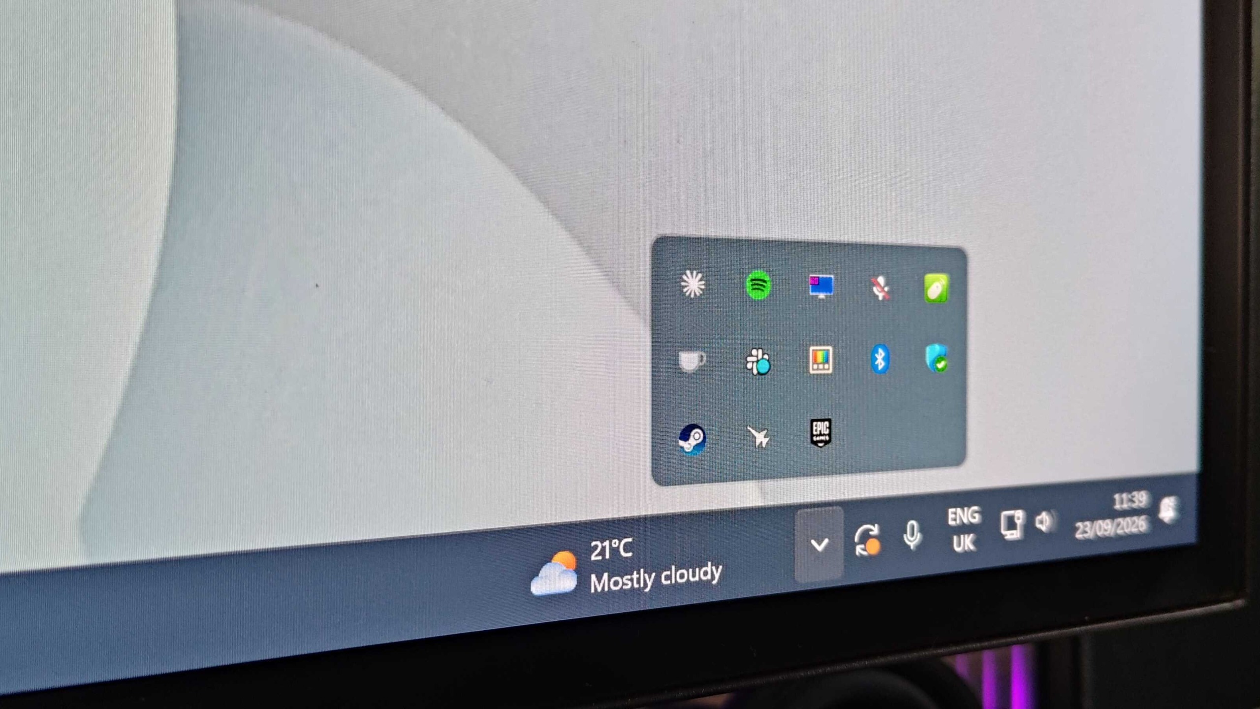 Apps open in the background on Windows 11