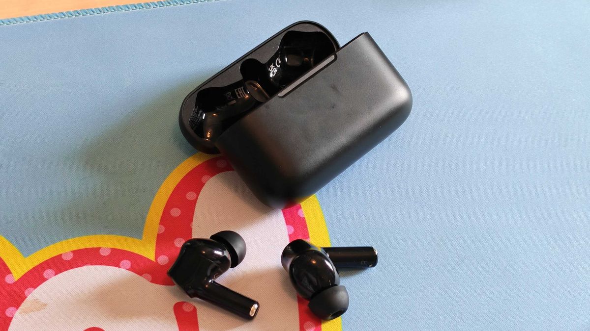 I've spent weeks testing the Razer Hammerhead V3 HyperSpeed gaming earbuds and it's left me desperate to go back to my SteelSeries Arctis GameBuds