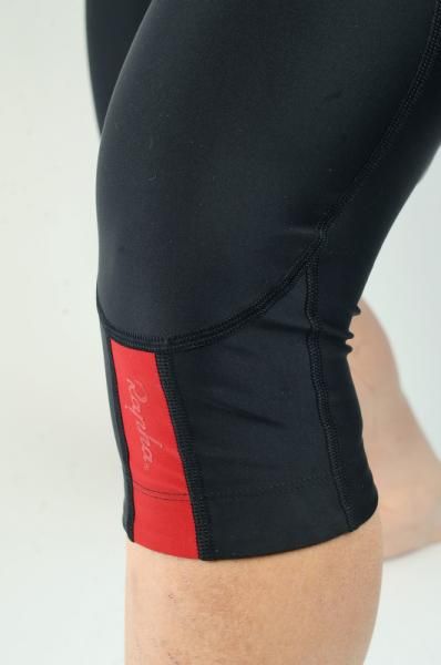 The legs feature Rapha's trademark color accents but the lighter weight material now highlights a slightly irritating seam behind the knee.