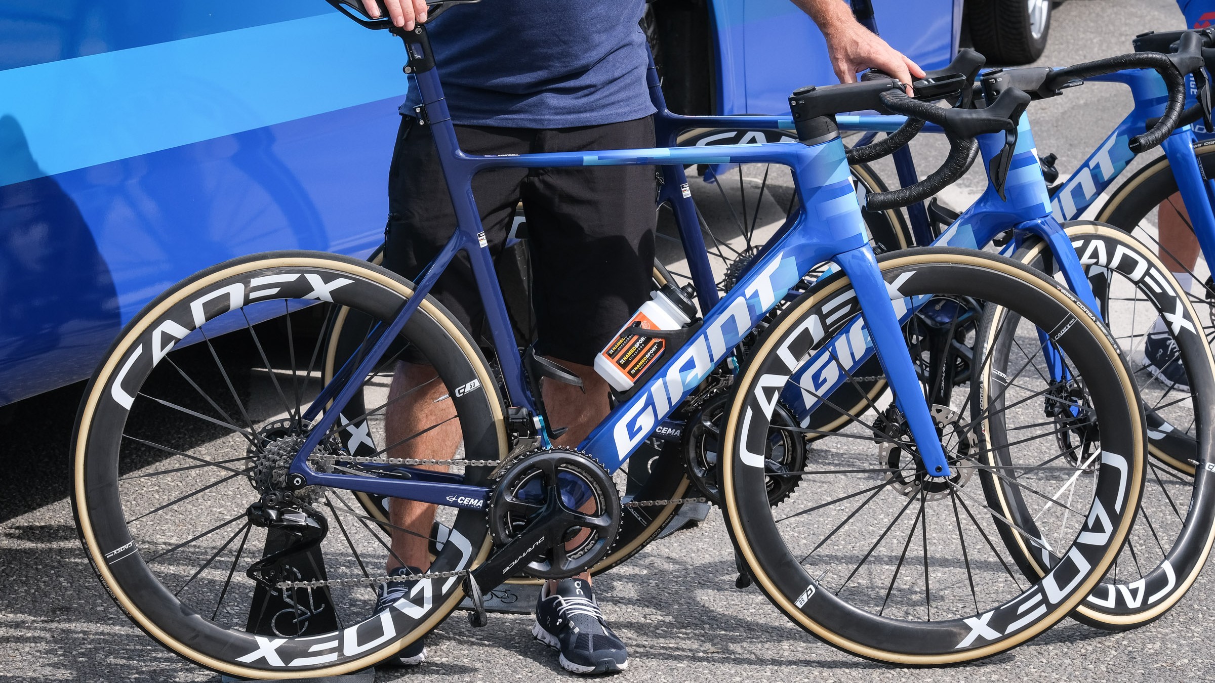 Unreleased Giant Propel with allnew Cadex tubular wheels breaks cover