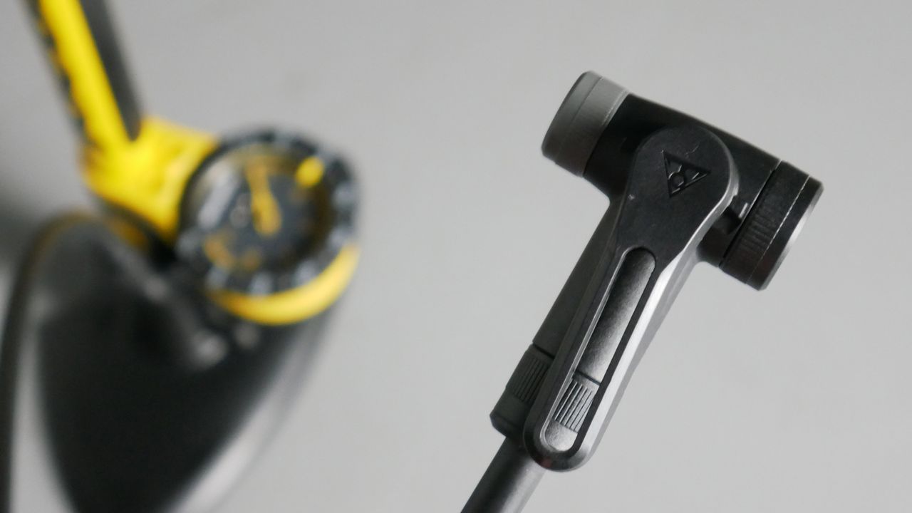 Detailed shot of the Topeak Joeblow III bike track pumps head