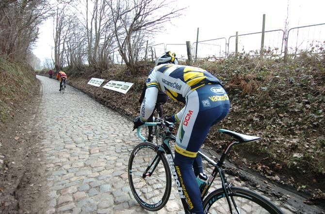 Flecha hunts down some amateurs on the Koppenberg