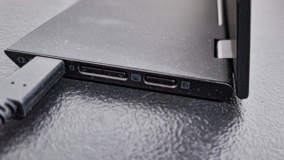 Lenovo ThinkVision M14t ports