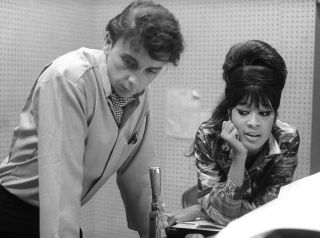 Ronnie with Phil Spector, 1963.