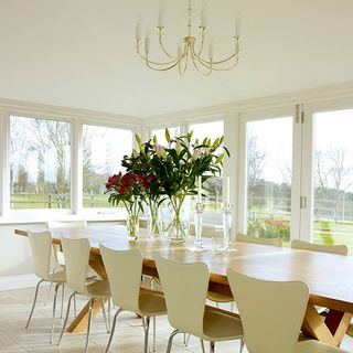 dining room with dining table with chairs