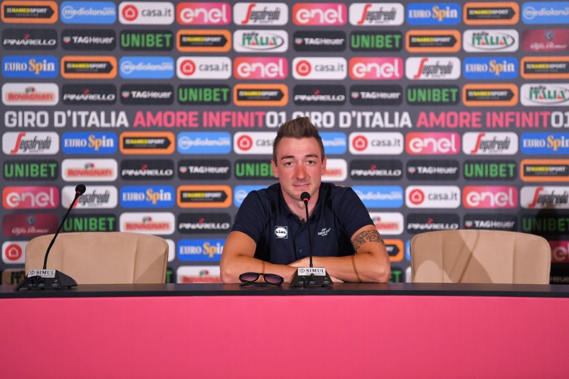 Elia Viviani (Quick-Step Floors) faces the media at the 2018 Giro d'Italia