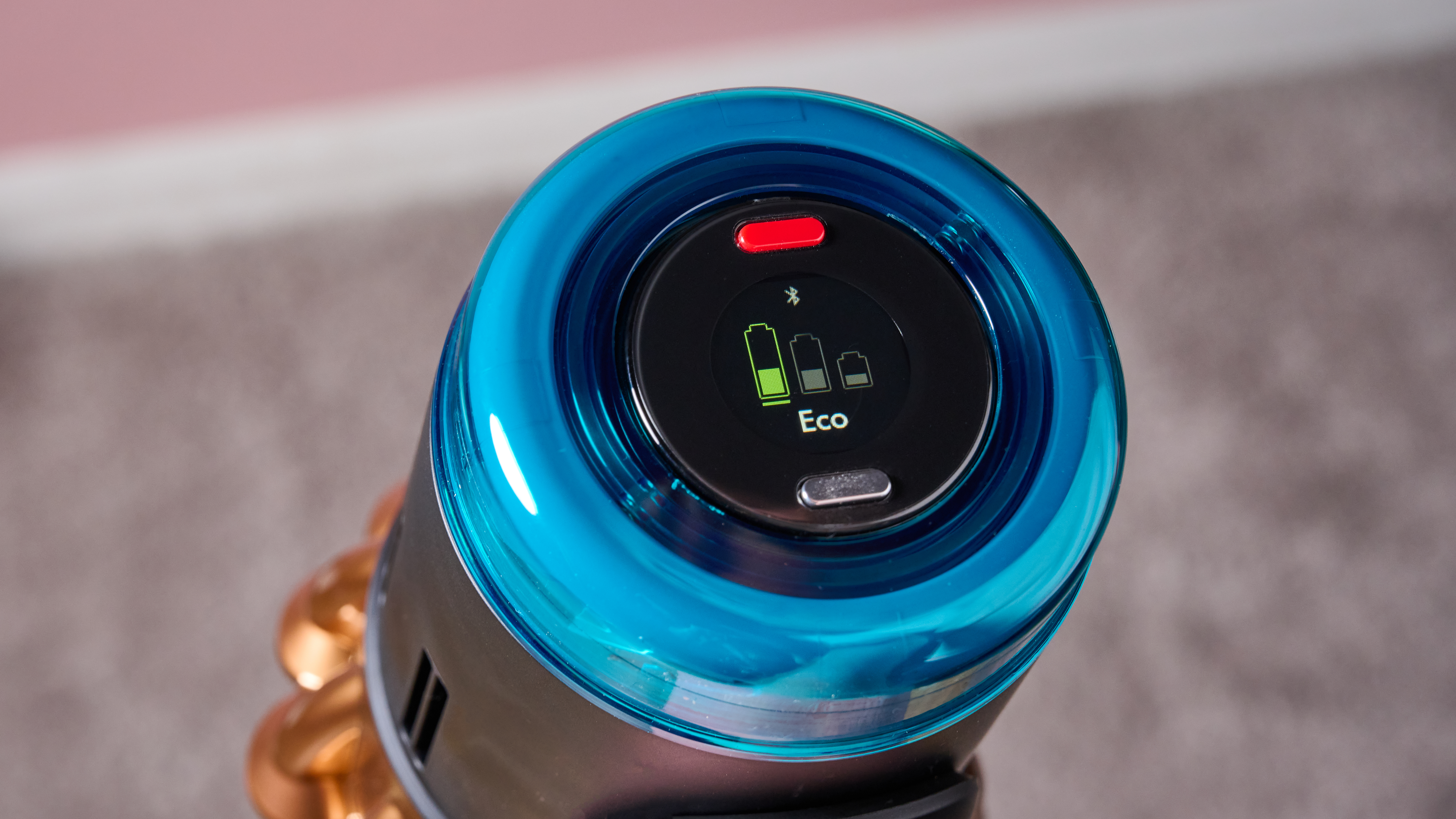 Close up f screen of Dyson V16 Piston Animal cordless stick vacuum, showing that it&#039;s in Eco mode