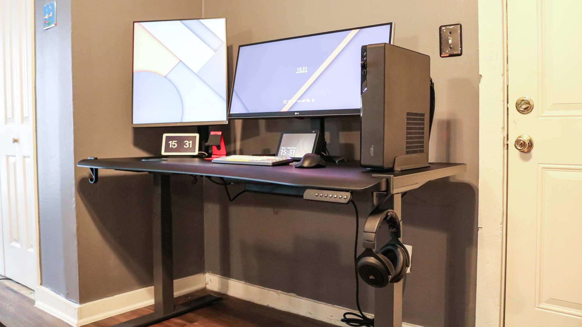 Vari Curve Electric Standing Desk desktop