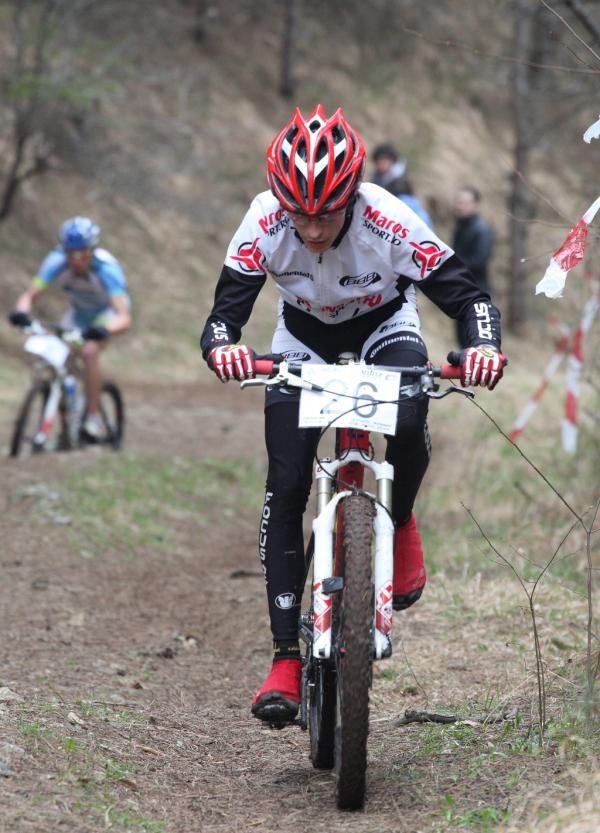 Elisei Miron climbs on the Roots section