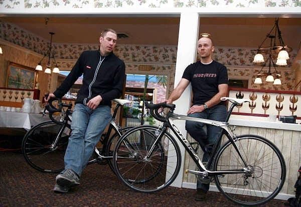 Michael Zellman (left) and Alex Waussman of SRAM filled the team in on new technology.