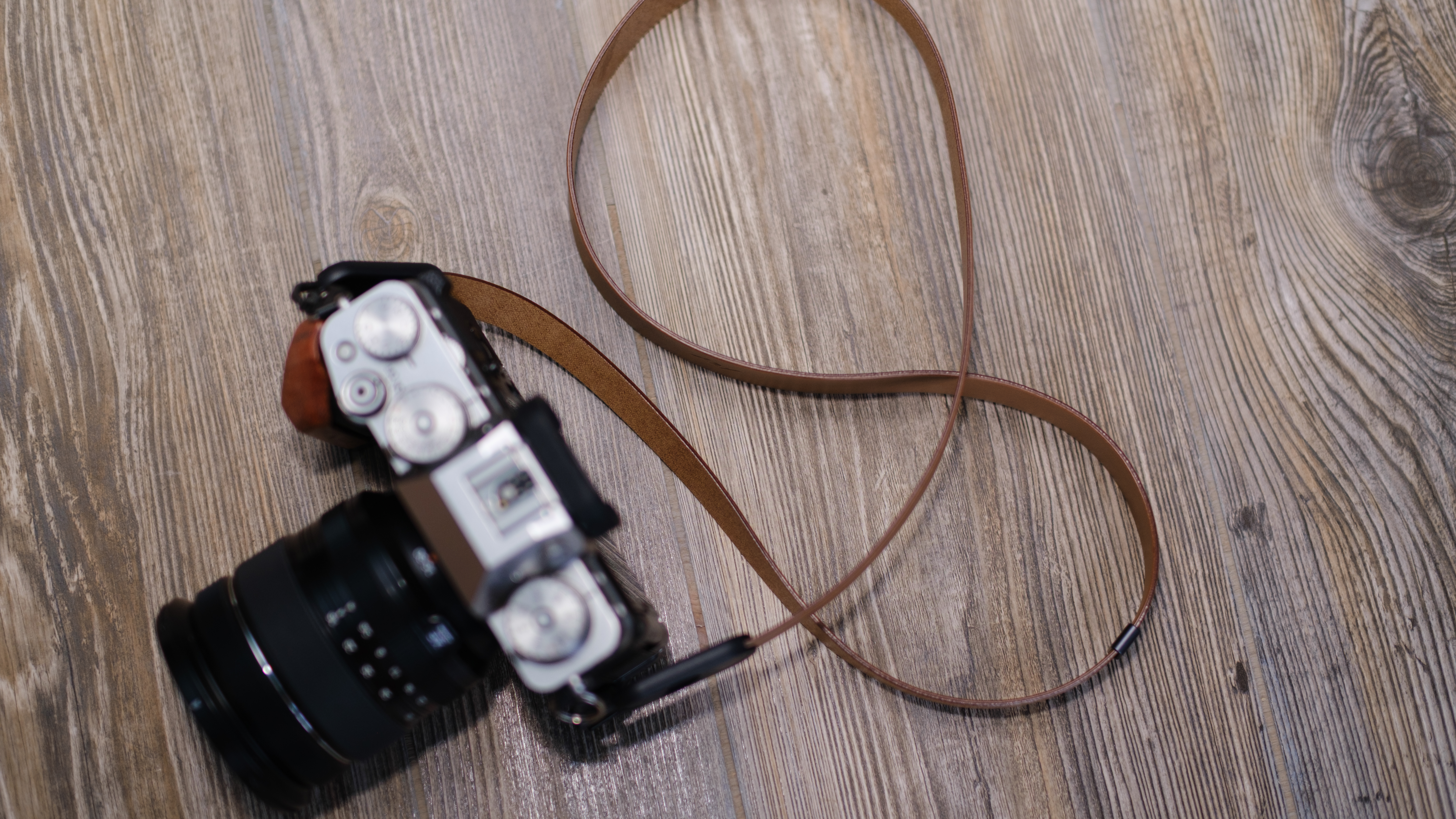 The Peak Design Form leather camera strap in the Amber color