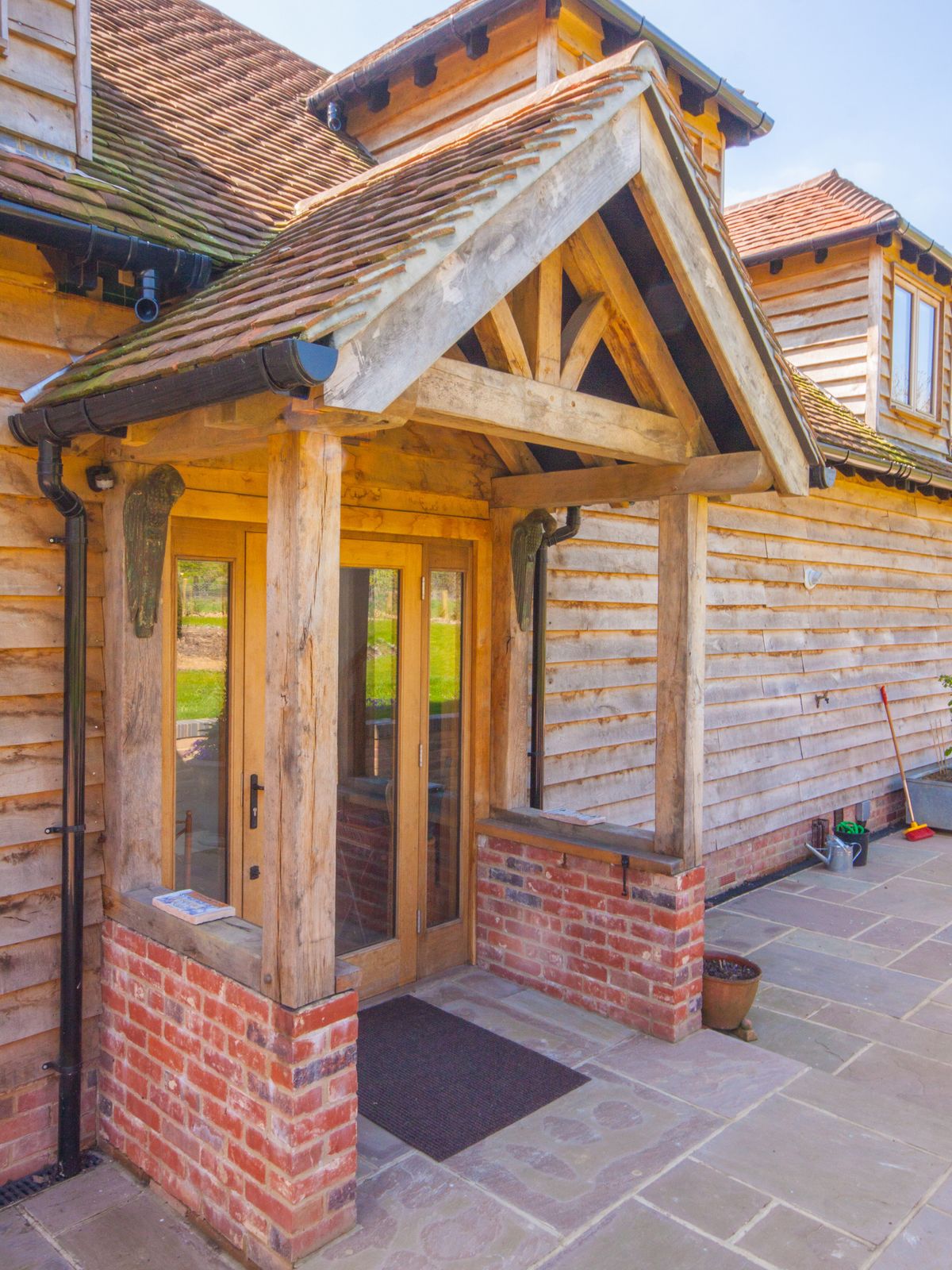 Oak Frame Porches: Your Complete Guide | Homebuilding