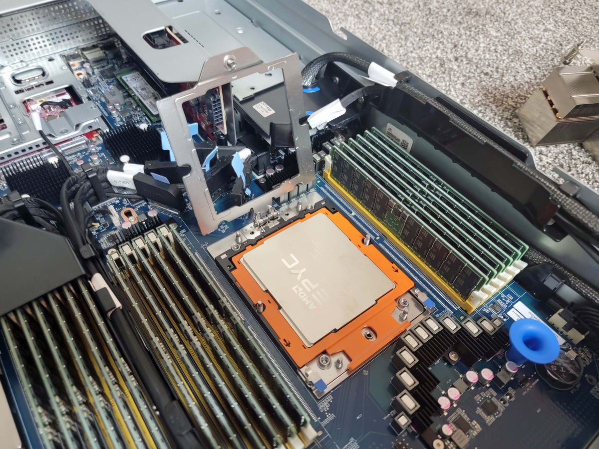 AMD Epyc Chip Installation