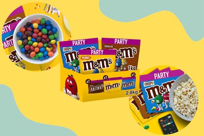 M&M's Peanut Chocolate Party Bulk Bag, Movie Night Snacks to Share, 1 kg :  : Grocery