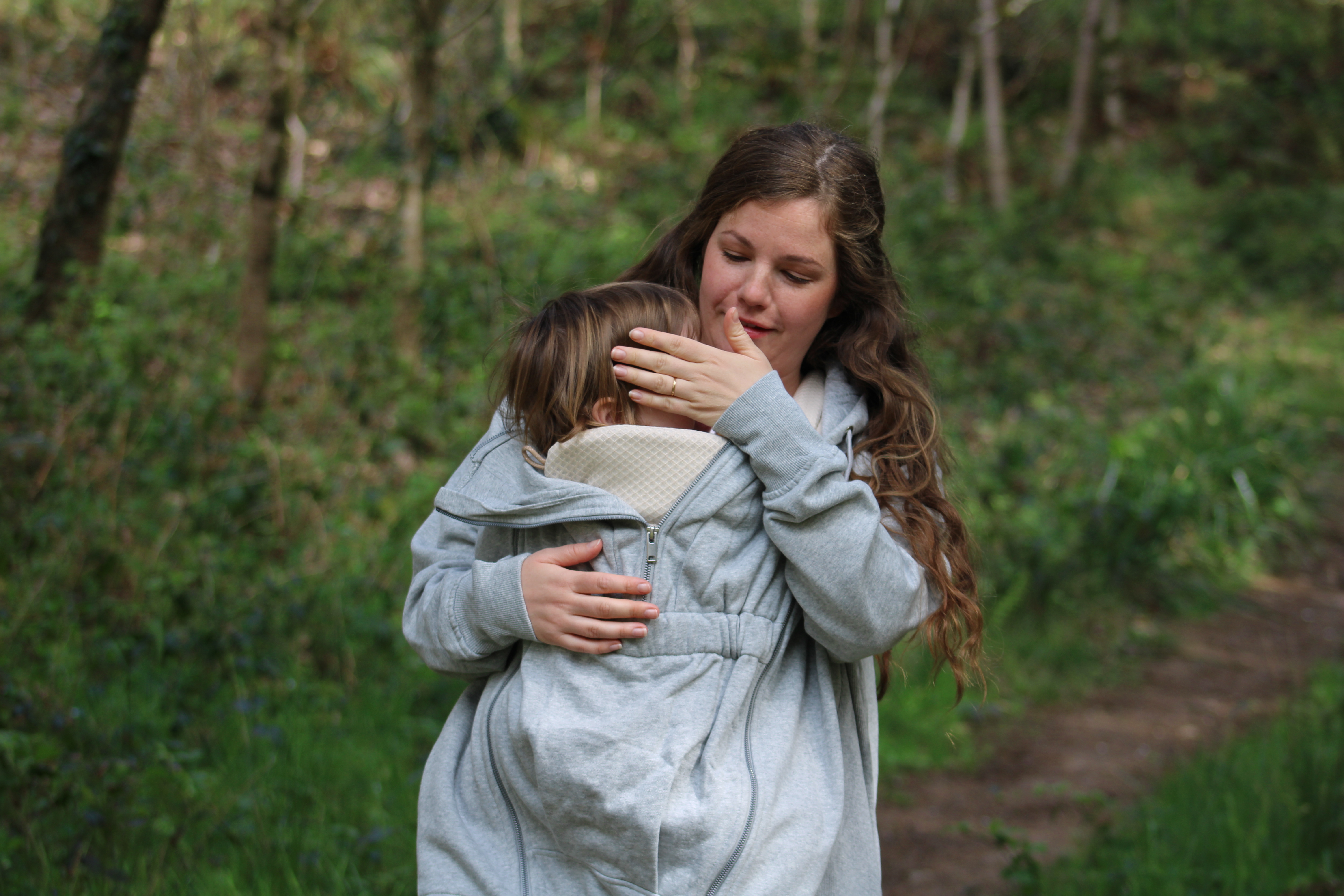 Kit suitable for hiking while breastfeeding