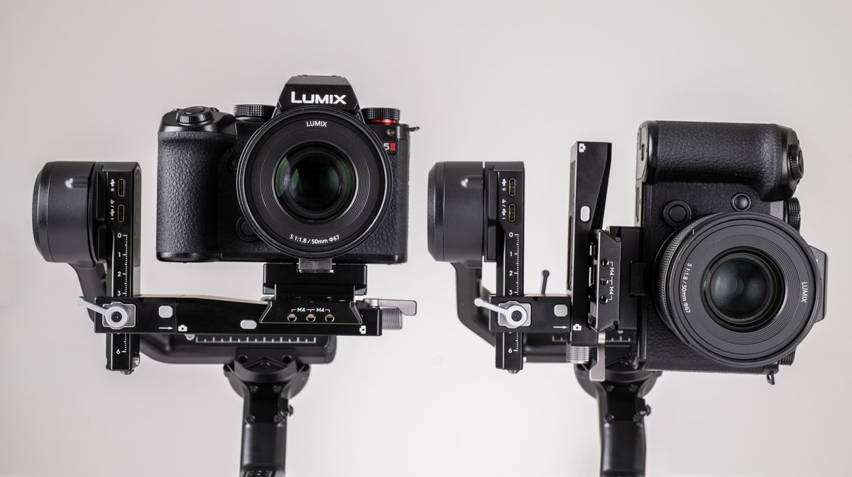 DJI RS 4 gimbal in vertical and horizontal setups on a off-white background