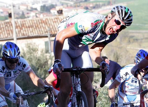 Daniele Pietropolli (LPR Brakes) gives it his all.