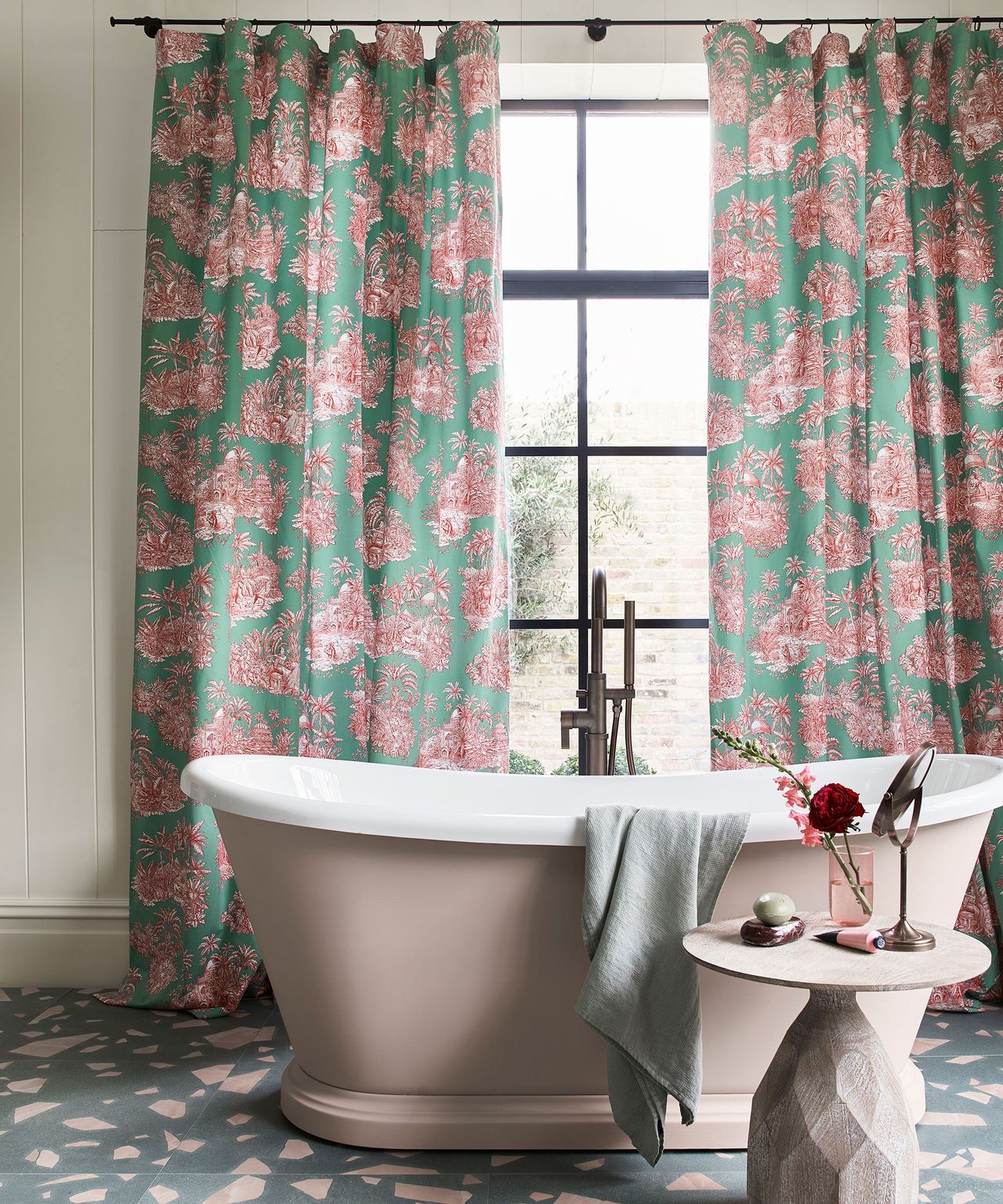 Bathroom curtain ideas 10 elegant washroom drapery styles Homes and