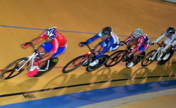 The Cuban team was aggressive in the men's scratch race.