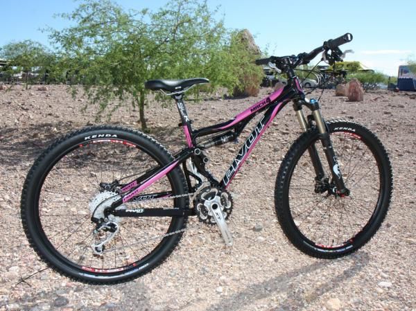 The Pivot Mach 4 is also available in an XXS size for more slightly built riders.