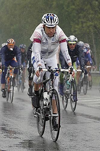 Bradley McGee (Francaise des Jeux) loves the wet