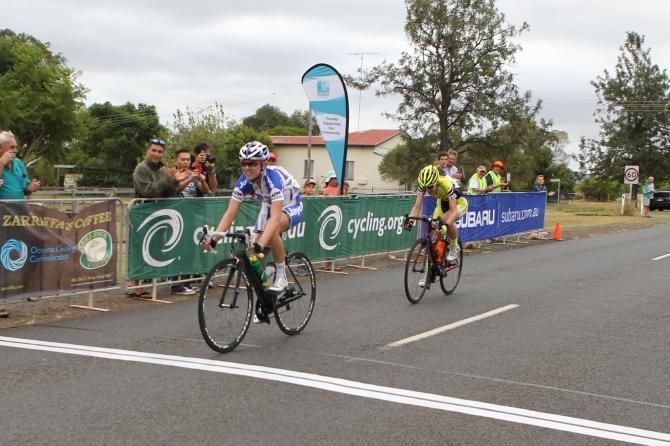 Jessica Allen pips Lisa Keeling for the gold medal
