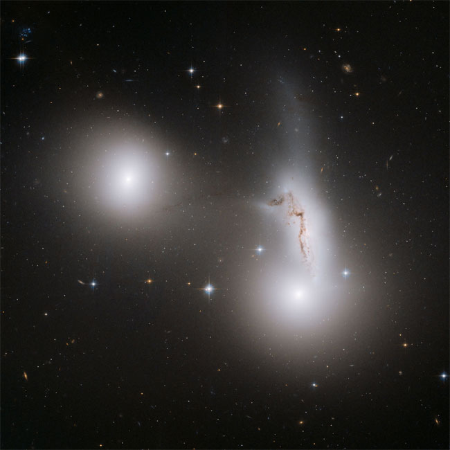 Trio of Galaxies Play Tug of War