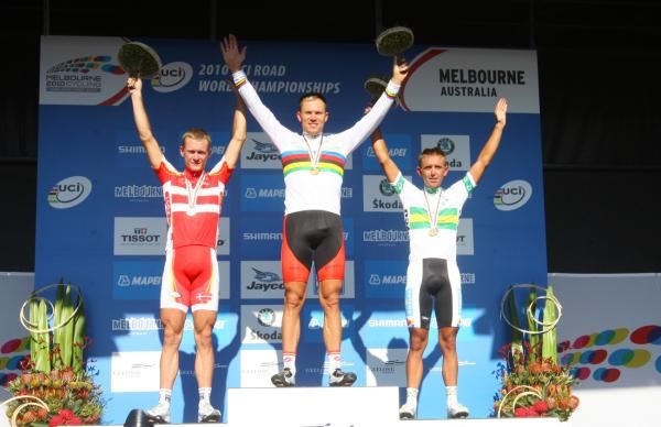 Podium (L-R): Matti Breschel (Denmark), Thor Hushovd (Norway) and Allan Davis (Australia).
